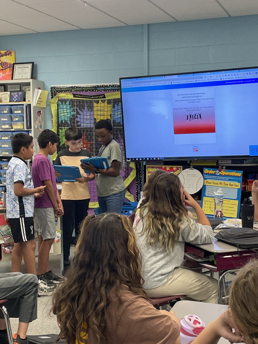 Zei_Sipley's tweet photo. After jigsawing different videos students create jot thoughts,and created canva presentations for Teens and Tech @ChrissyPesoli @SipleySchool @Woodridge68 https://t.co/hxtOanVw6F