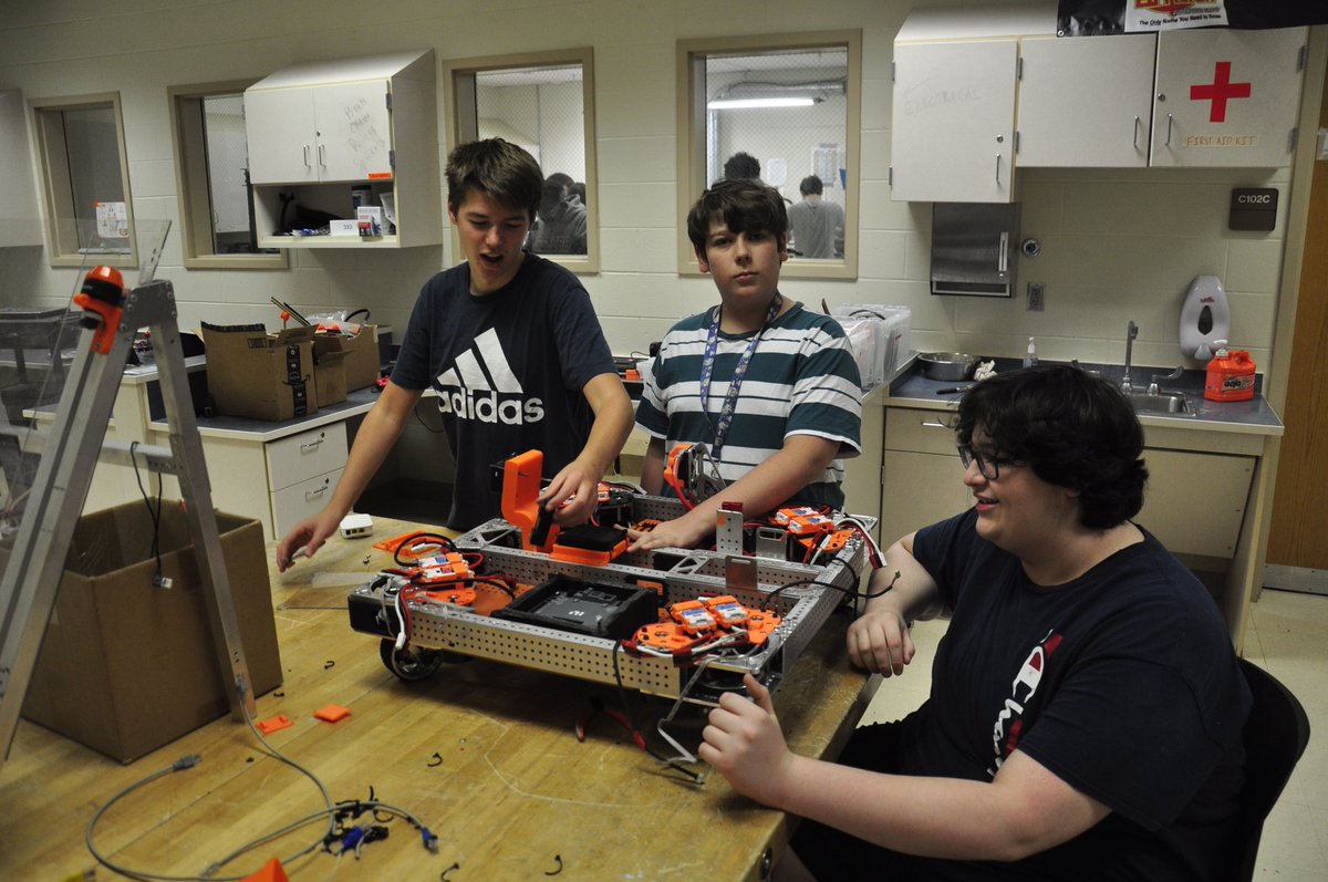 This week in Controls:  Controls worked hard this week learning about how the robot works electronically!