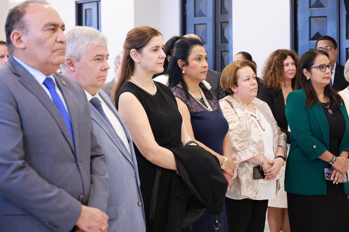 Su compromiso con el fortalecimiento de las relaciones bilaterales entre Costa Rica y Panamá ha sido ejemplar. Le deseamos mucho éxito en el regreso a su país, confiando en que los lazos entre nuestras naciones seguirán fortaleciéndose.