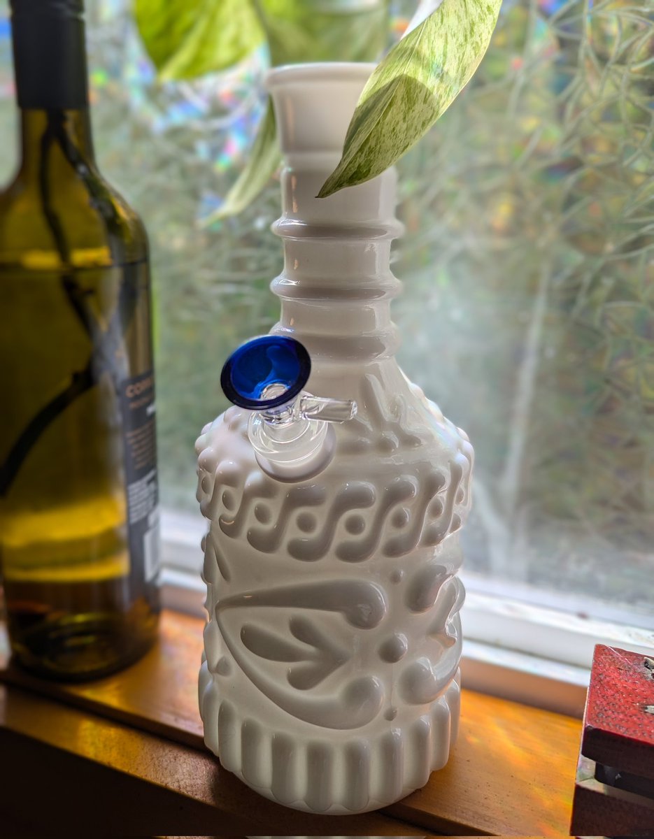 SpaceOddityBong tweet picture