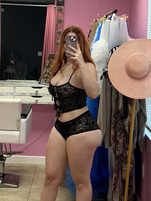 1 pic. did a photoshoot today ?? https://t.co/MMLC2DXUqn