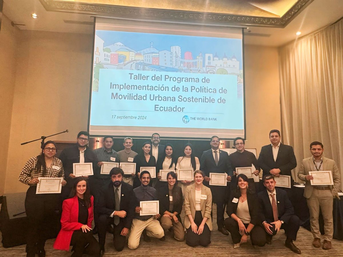BorisWeber's tweet photo. #Ecuador avanza con la implementación de la Política Nacional de Movilidad Urbana Sostenible 2023–2027 #PNMUS, transformando la movilidad con innovación, equidad de género y lucha contra el cambio climático. https://t.co/zqvi7Nb6Lr