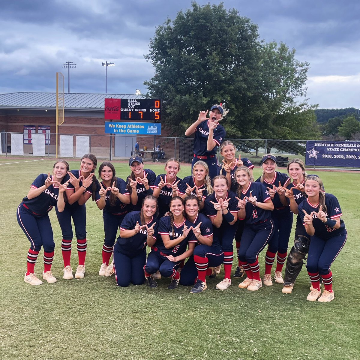 big daWgs With the big W

Generals beat Lafayette 5-1! Addie Edwards gets the win with 6 strikeouts. Ella Blansit was 2 for 3 with a 2-run homerun in the first innings that set the tone and Brylee Pritchett was 2 for 2 with two triples. 🥎❤️💙⭐️