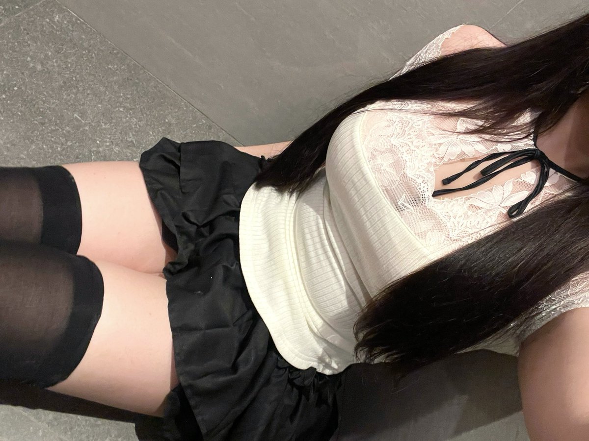 《自从被同事发现推后就莫名其妙穿的性感这回事》