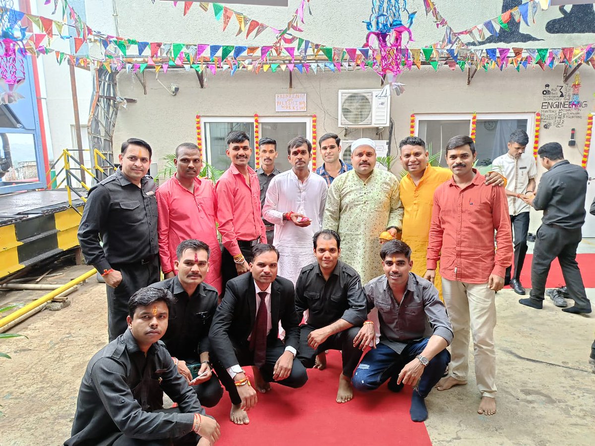 Celebrating Vishwakarma Pooja at Courtyard by Marriott Bhopal, as we honor the divine architect and embrace blessings for craftsmanship, innovation, and prosperity in all that we build together. 🙏✨ #VishwakarmaPooja #MarriottBhopal #Traditions #blessingsandabundance