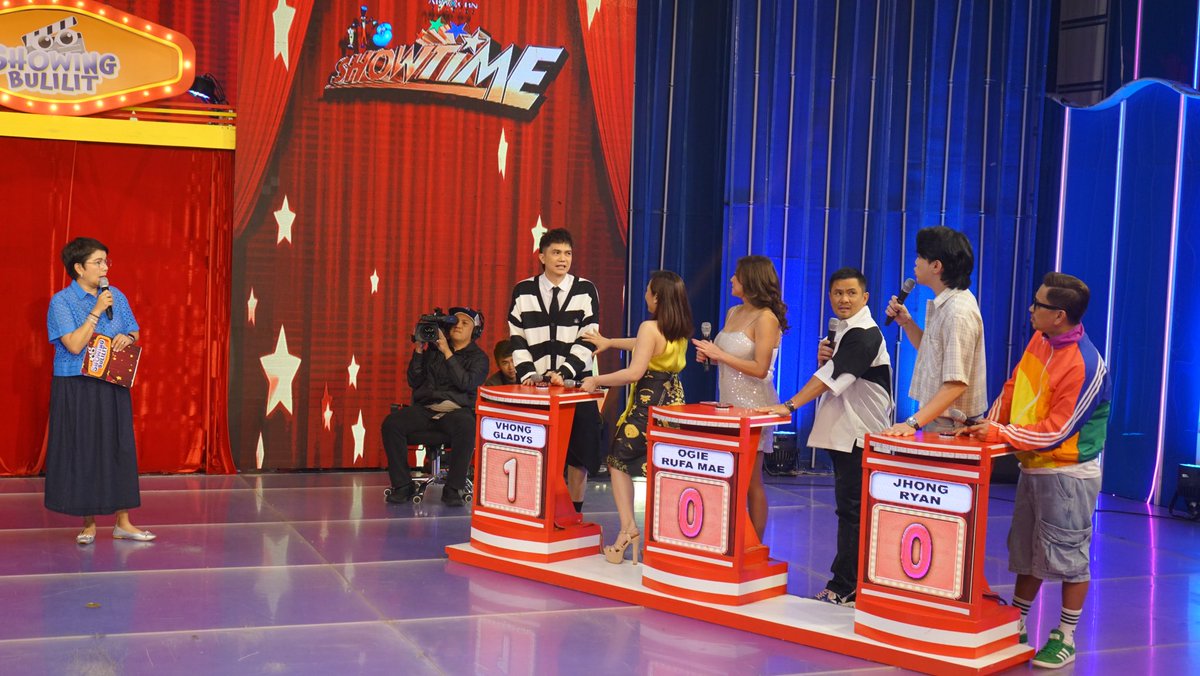 itsShowtimeNa's tweet image. 🎬 Lights, Camera, Action! Lezzgo Showtime Fam!
#ShowtimeWayboxWednesday

Watch us Live, Follow, and Subscribe here: 
linktr.ee/itsshowtimena