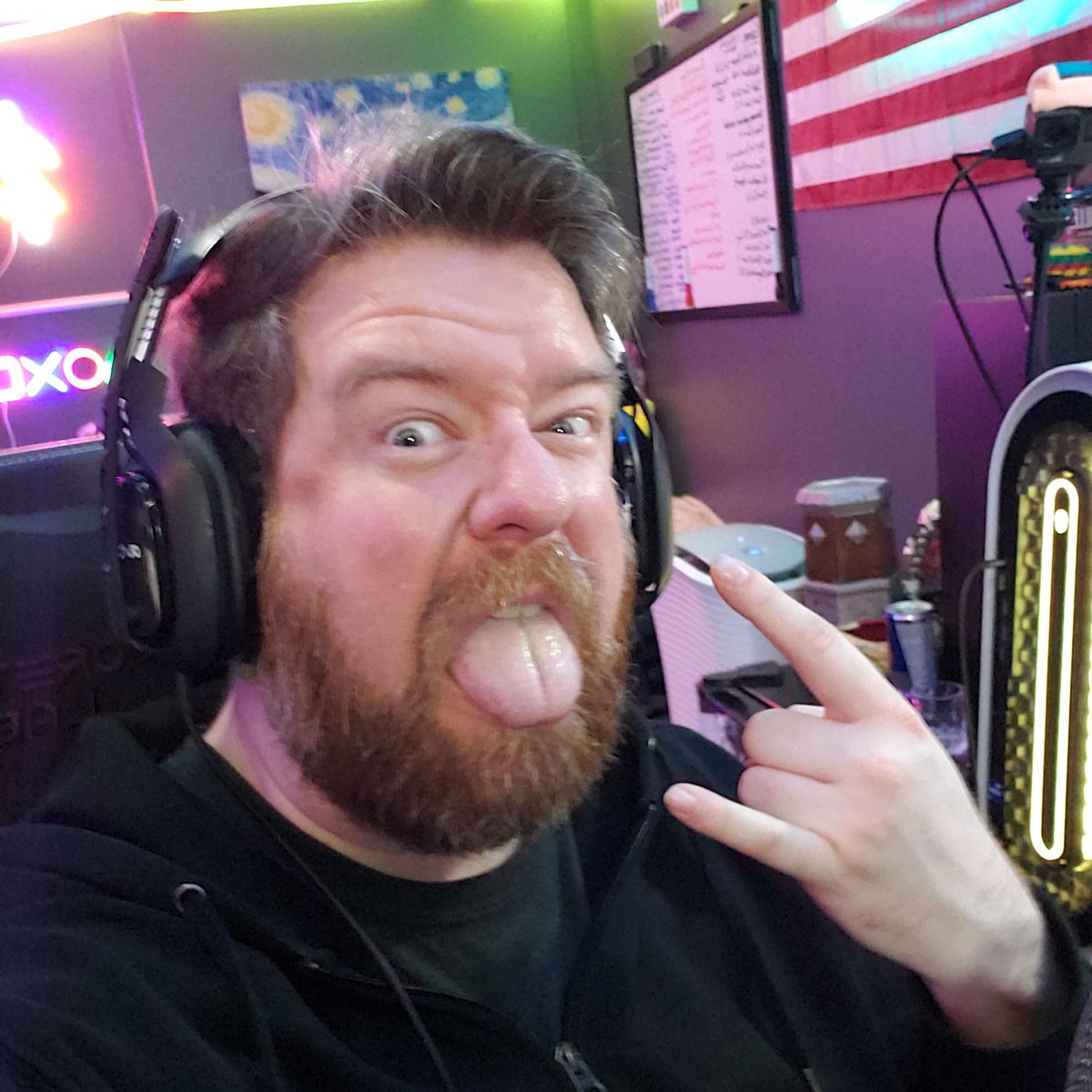 InstantVincent's tweet photo. Rocking out with chat on stream!
#instantselfie #twitch #twitchstreamer #chatmademedoit https://t.co/7Dr6o4VxIU