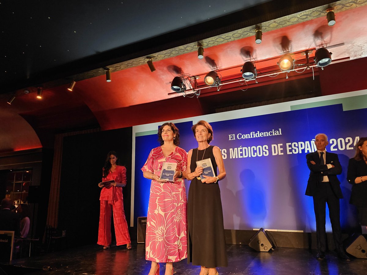 mdballesteros's tweet image. Gala Los mejores medicos de España 2024. Mi agradecimiento por el reconocimiento a @elconfidencial y también a mi equipo de #CAULE @sacyl y a la @sociedadSEEN. Y por supuesto a mi familia. Para mi es un orgullo estar ahi junto con @SusanaMonereo