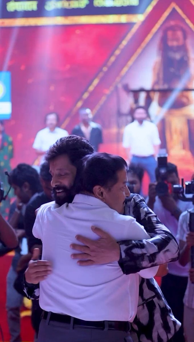 KennySundharCvf's tweet image. சேதுவின் மீது அண்ணன் காட்டும் பாசம் 🥺🤍

@chiyaan #Sivakumar #Thangalaan #VeeraDheeraSooran @StudioGreen2