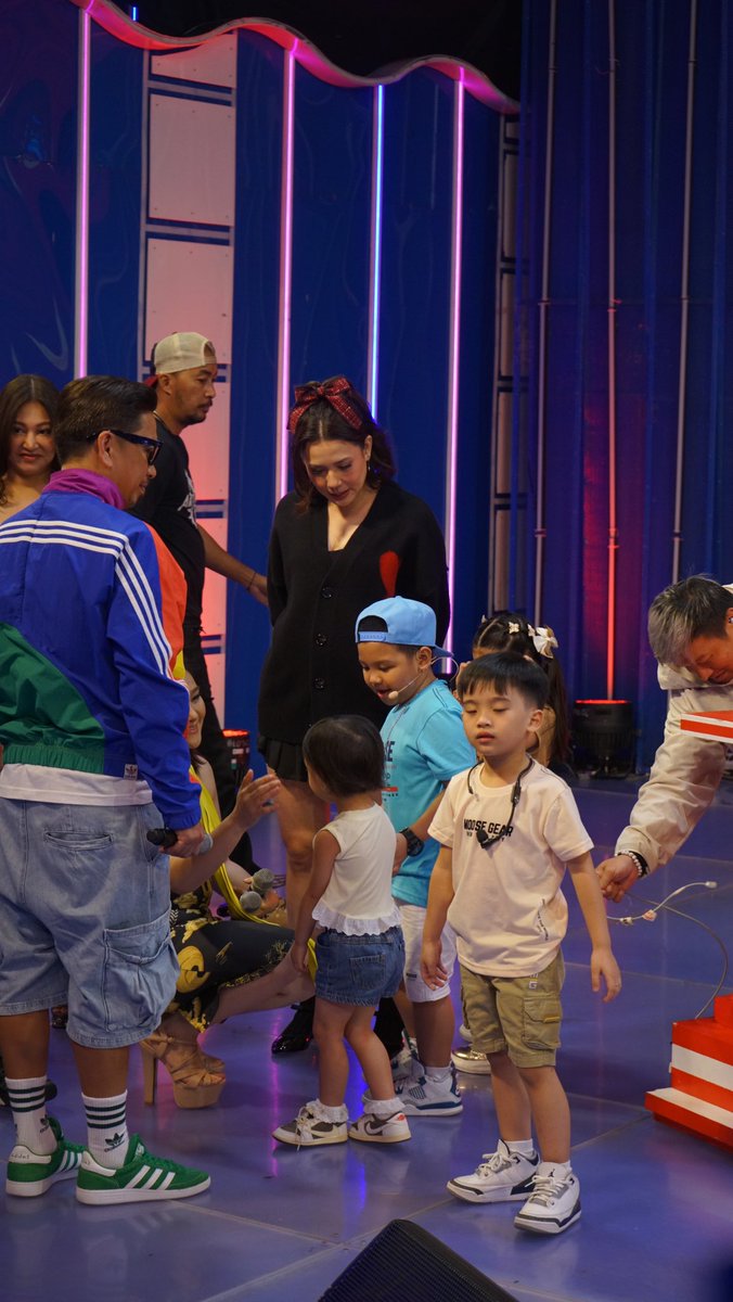 itsShowtimeNa's tweet image. Hi Sarina!! 🥹 @jhongsample 

#ShowtimeWayboxWednesday

Watch us Live, Follow, and Subscribe here: 
linktr.ee/itsshowtimena