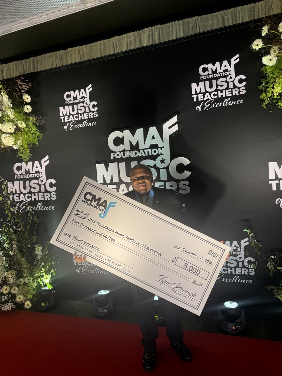 Let’s Go Ravens🐦‍⬛💜 Band Director of Excellence!!!!!!!!!!! <a href="/RhythmicRavens/">Cane Ridge Band</a> @CherylMayes <a href="/MetroSchools/">Metro Schools</a> <a href="/MyFutureMyWay/">Academies of Nashville</a> <a href="/CRHSschoolcoun1/">CRHSschoolcounselors6.0</a> <a href="/Crcarter422/">Carl Carter, Ed.D</a> <a href="/MNPS_SOI/">MNPS_The Schools of Innovation</a> <a href="/cmafoundation/">CMA Foundation</a>