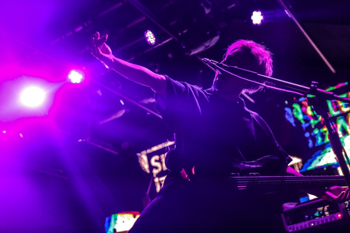 SHOW-HATE tweet media