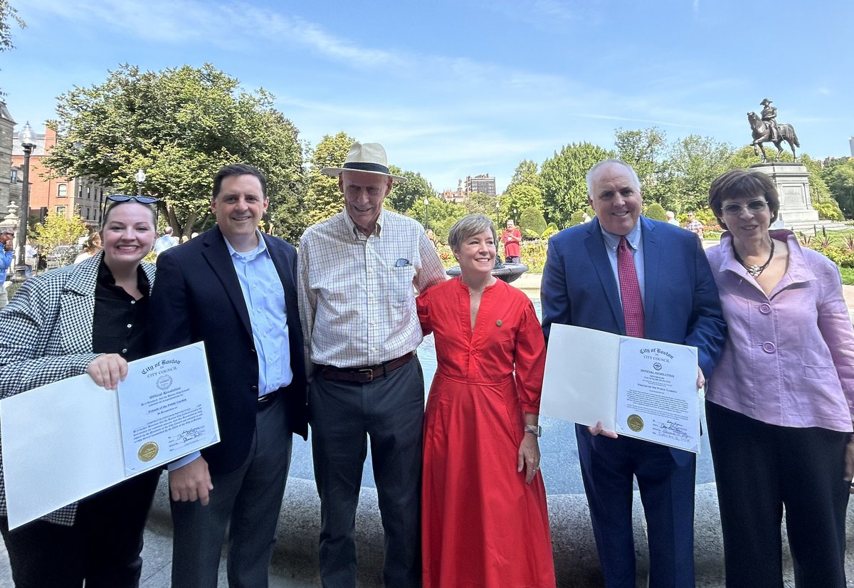 Ed Flynn 愛德華費連 (@edforboston) on Twitter photo Today at the Boston Public Garden, we rededicated the Child Statue after years of restoration. <a href="/FOPG/">Friends of the Public Garden</a>, thank you for all your work to restore and improve the park as part of your 50th anniversary celebration. You make Boston a better city and a more beautiful place for all of us! Today at the Boston Public Garden, we rededicated the Child Statue after years of restoration. <a href="/FOPG/">Friends of the Public Garden</a>, thank you for all your work to restore and improve the park as part of your 50th anniversary celebration. You make Boston a better city and a more beautiful place for all of us!