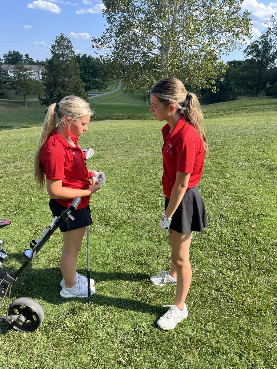 Our girls gave it all they had today at our final SBAAC match. C Hawkins was our lowest with her career best!!!! Halliburton made 2nd team all league!!! J Adams skipped yet another day of 🎾 to help her golf team and these two sisters are just awesome!!
<a href="/nrhsathletics/">Doug Foote</a> #WeAreNR