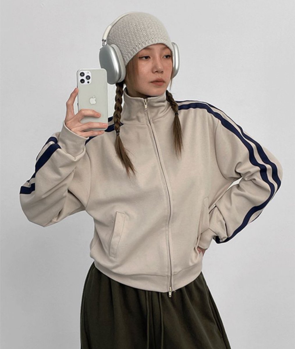 lily_da_'s tweet image. #광고 블랙업 가을 신상 최대 60% 할인한대요!!! 좀만 더 기다렸다 살걸 • ᴗ •̥ ˳ ˳ | 정보는 타래에☆꙳