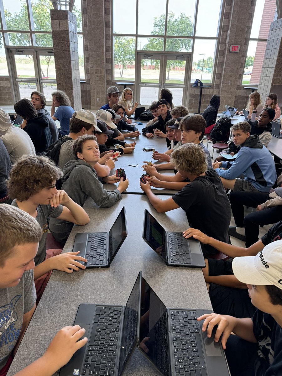 First Crimson Hour of the year! No phones or personal electronic devices in sight. 

Proud of our Crimson students and staff! #WeAreCrimson