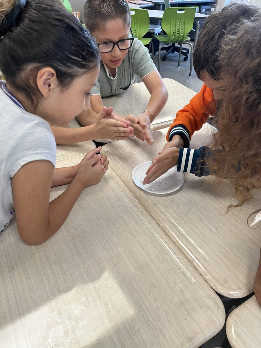 MrsMeredith345's tweet photo. Today’s science challenge- change an ice cube’s physical state from solid to liquid! We talked about how adding heat to matter causes it to change physical states, then brainstormed strategies for melting an ice cube. 🧊🔥 #todayincomal #scientists @3rdGrade_FSES https://t.co/3xgCFRla5l