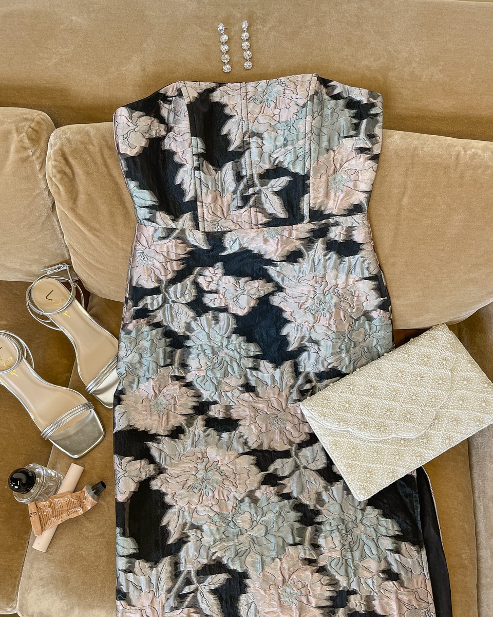 lulusdotcom's tweet image. buy the dress, the occasion will find you 😉 shop this stunner here: bit.ly/upgraded-event…

#lovelulus #partydress #weddingguestdress #cocktaildress