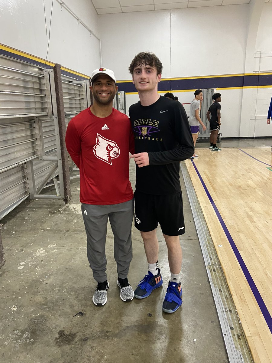 MaleHighBBall's tweet image. Just another day over at Louisville Male. Special thanks to @CoachRHamilton from @LouisvilleMBB, @BlakeWeth from @HokiesMBB, and @ky_klingsick3 from @MSUEaglesMBB for visiting, @ColeEdelen, @k3ashawn, and the @MaleHighBBall team.

#ForTheH #WeAreMaleHigh #DawgLife #WorkLeadWin