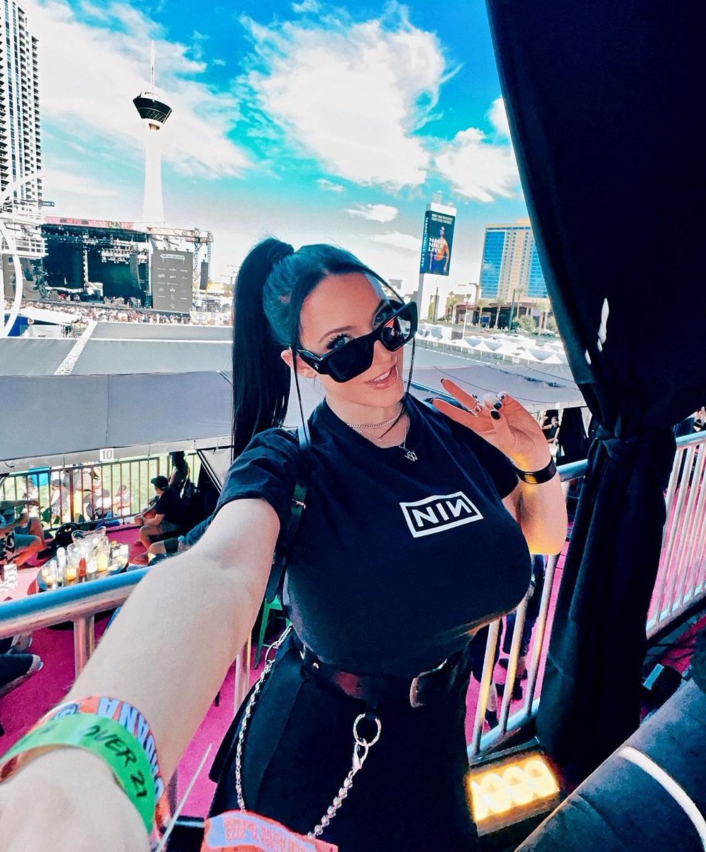 OfWebbings__'s tweet image. Nsfw encouraged .

if you see this, you have to drop a GIF/pic/video/whatever of what your muse would be doing to mine or vice versa .
( captions get bonus points &amp;lt;3 )

if i ♡ it, it means you can dm me to write a similar scenario. Captions get bouns bonus points.