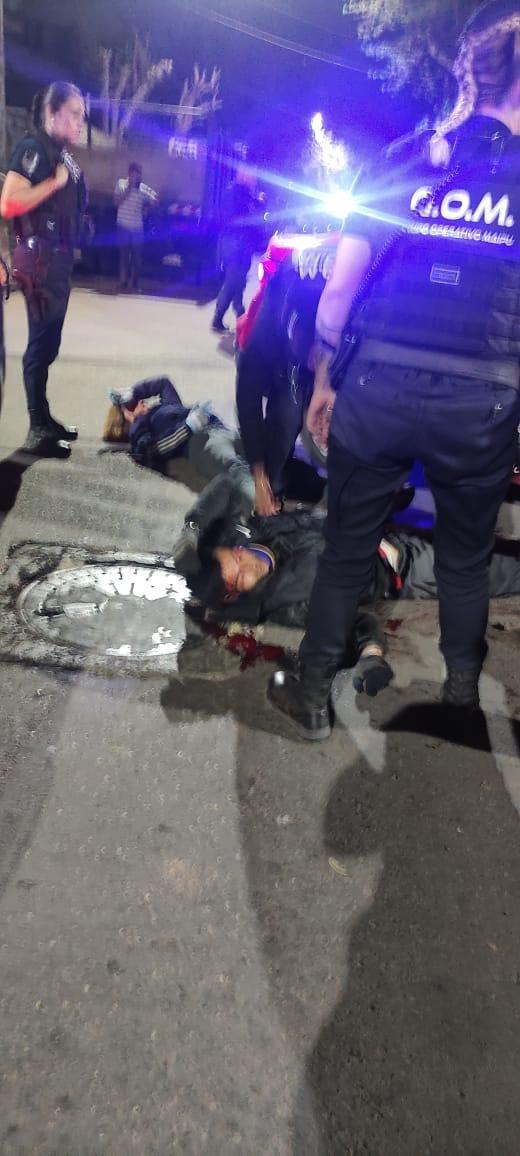 MATIPASCUALETTI's tweet photo. ATENCIÓN 🚨🚨🚨
Más imágenes de la persecución que terminó en choque en la zona de la triple frontera. Los delincuentes terminaron con heridas por el impacto. Habían robado un auto en Guaymallén. @radionihuil https://t.co/CZfuiduRwI
