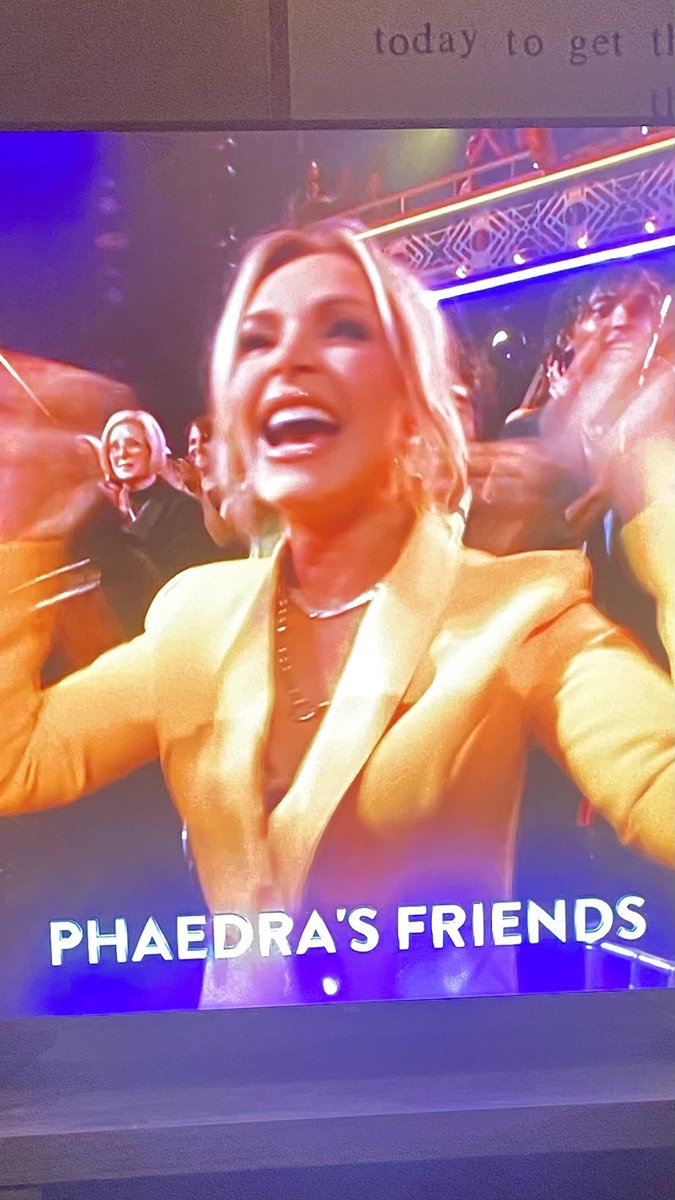 PPleasee3's tweet photo. @TamraJudgeOC also me watching Phaedra https://t.co/GibftWFXiv
