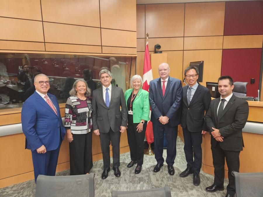 El vicecanciller de #Cuba 🇨🇺, <a href="/CarlosFdeCossio/">Carlos F. de Cossio</a>, realizó una visita de trabajo a #Canadá 🇨🇦.

En este marco, sostuvo encuentros con altas autoridades del Gobierno, del Departamento de Asuntos Globales (GAC) y con Senadores y Diputados del Parlamento.

🔗cubaminrex.cu/es/viceministr…