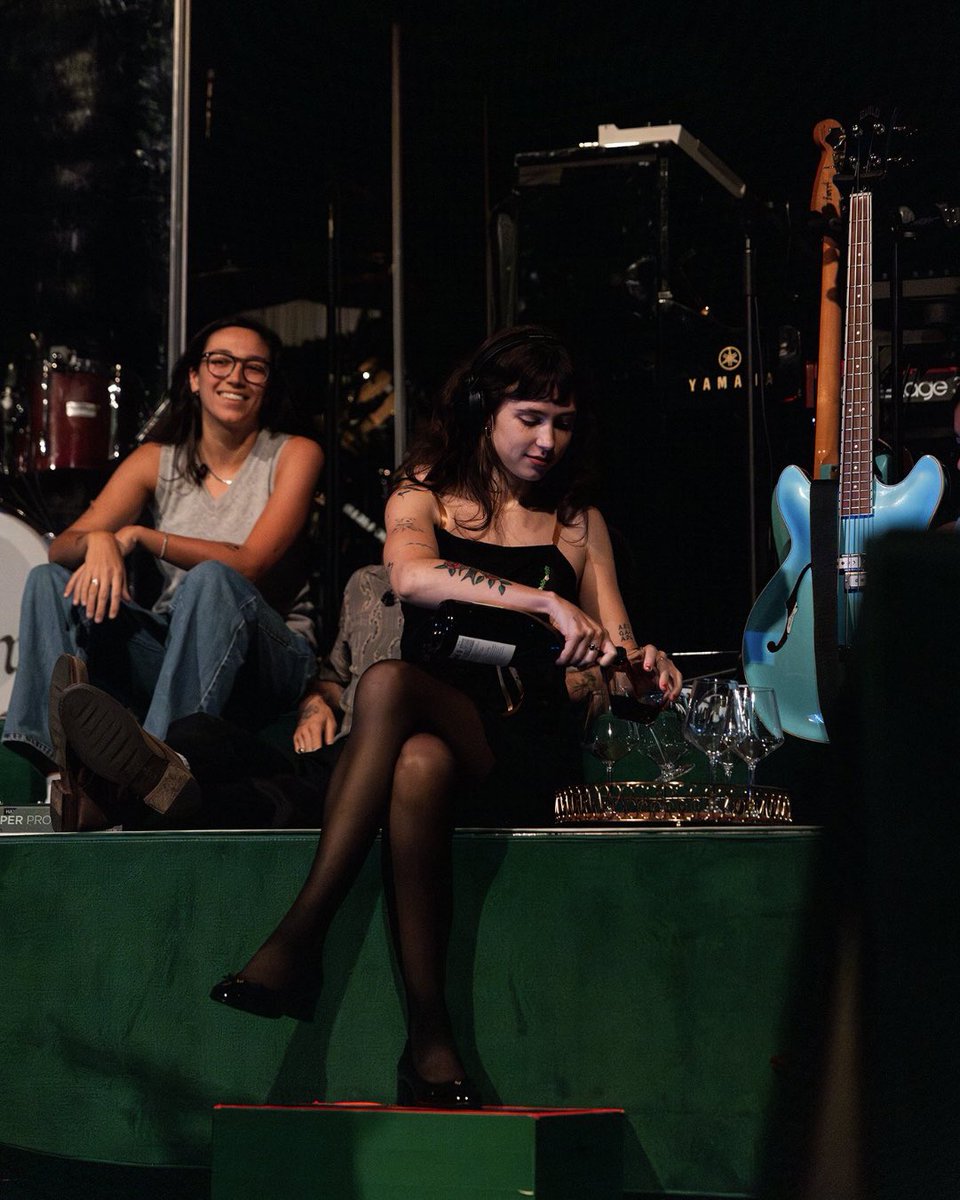 Daily Clairo tweet media