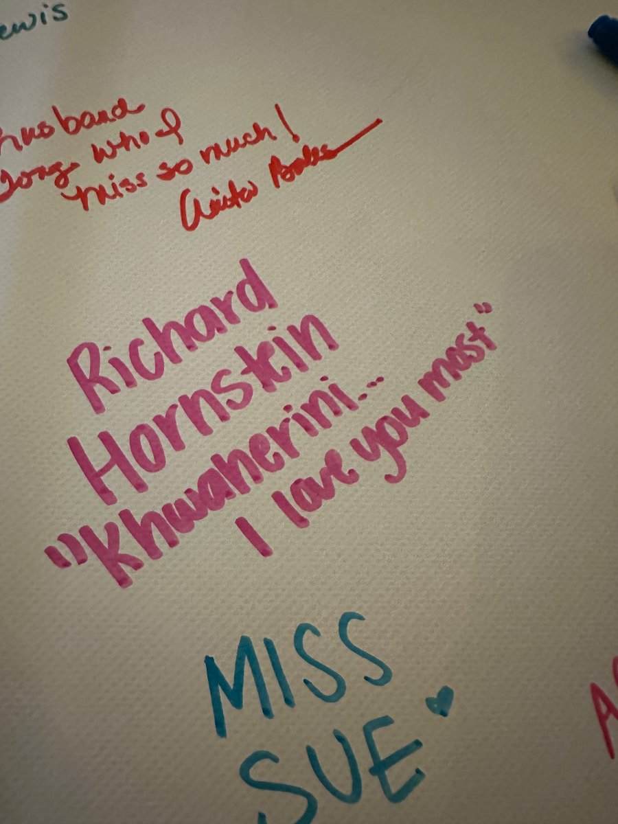 CallMeDanno_'s tweet image. #LightsofHope was a perfect way to wrap up #CancerLobbyDay seeing over 10,000 LOH representing people affected by cancer…too many. So inspired by the connections made at Capitol Hill today and feeling HOPEFUL about ending cancer as we know it FOR EVERYONE