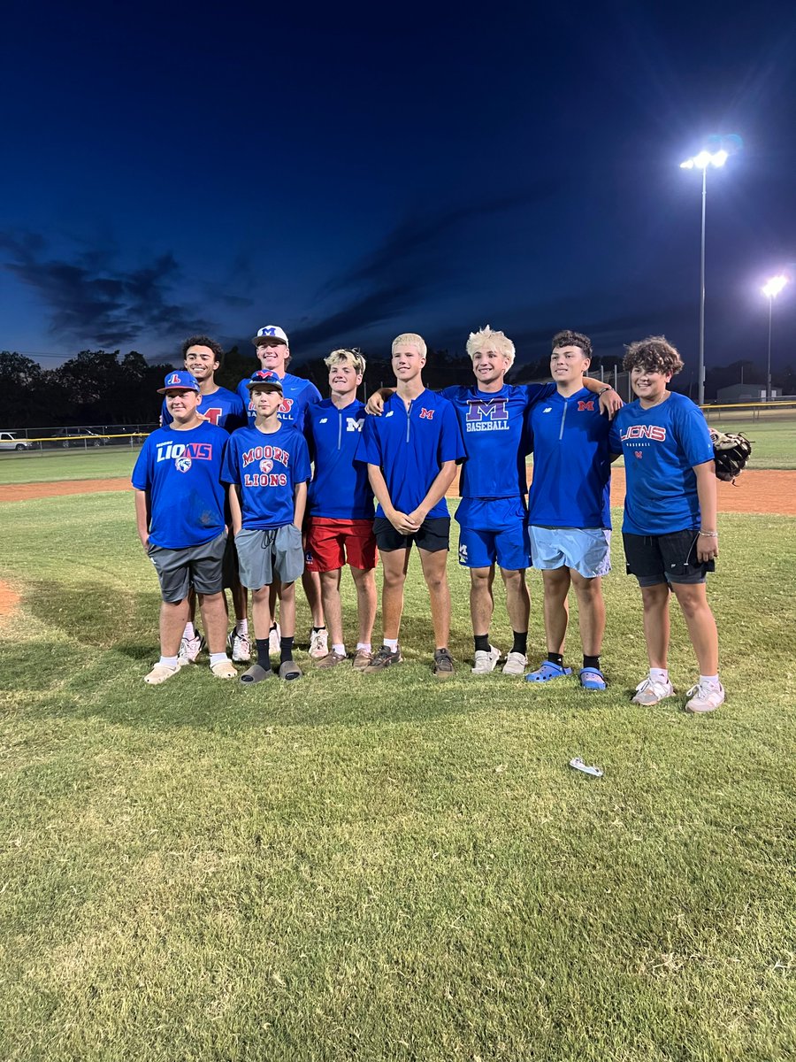 🌟 Proud of our Moore Lions Baseball athletes for lending a hand at Courage League Baseball this past Tuesday evening! 💪
It’s inspiring to see our team give back to the community and support athletes of all abilities. Together, we’re making a difference on and off the field! 🙌