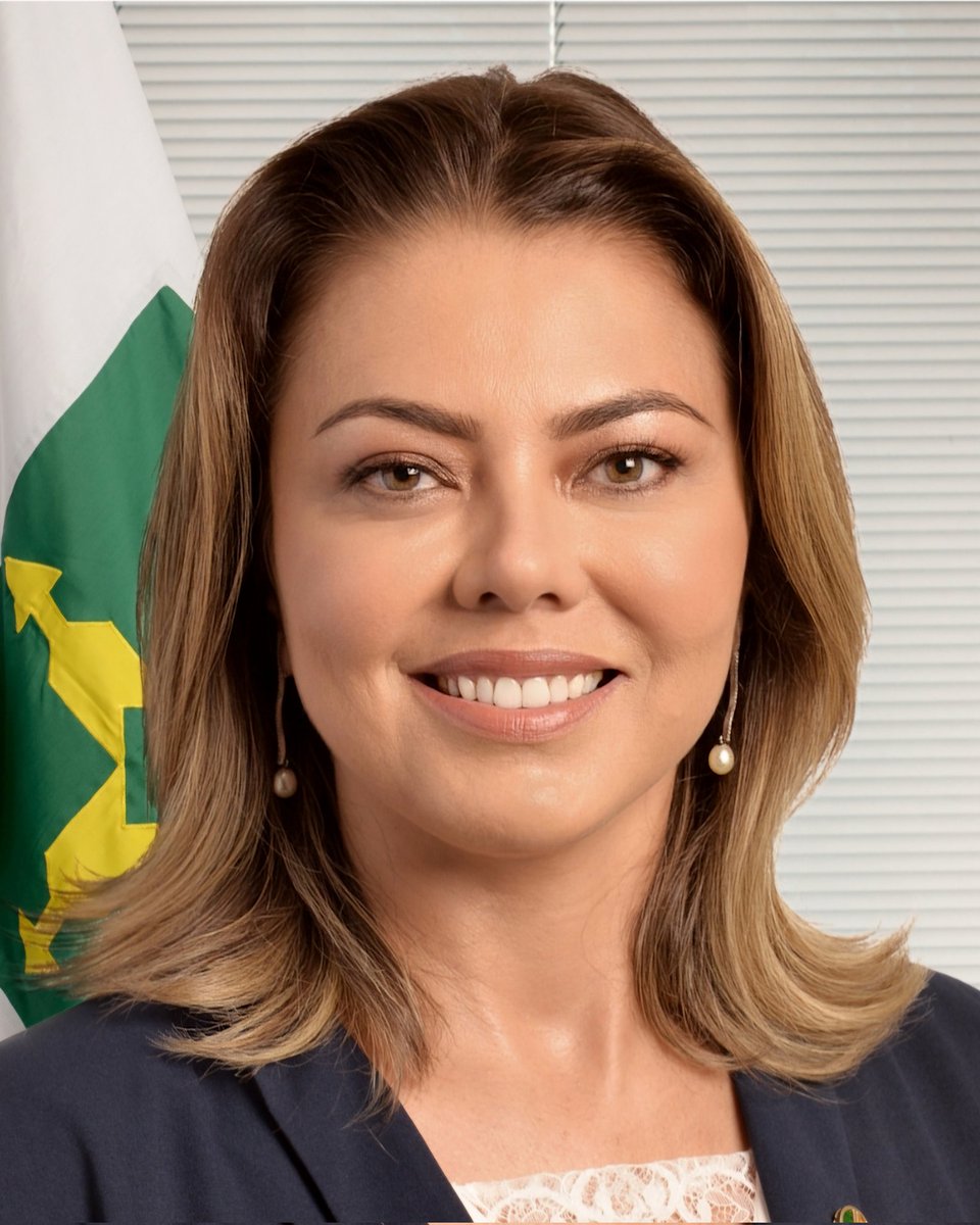 Outra senadora que não vale o que o gato enterra: Leila do Vôlei.
Até agora não se manifestou sobre impeachment.