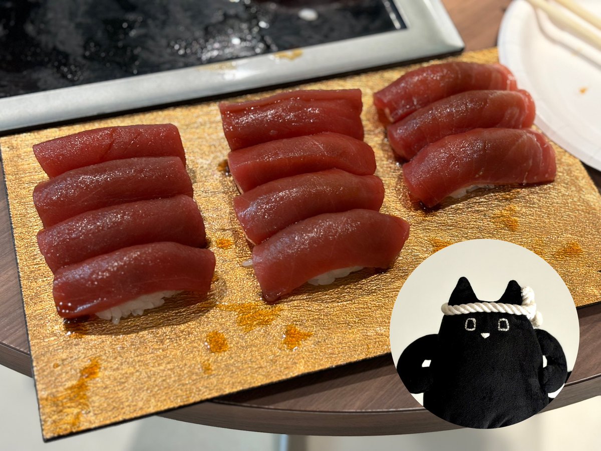 ヘイオマチ！🍣
ライバル寿司職人が握ったマグロダヨ。
身の形が綺麗で感動シチャウヨ。

他にもいろんなネタを食べたから、
せっかくだしどんどん載せて行コウカナ！

夏も秋も寿司食べて行こうネ🍣
#企業公式相互フォロー 
#企業公式ランチ部 
#企業公式つぶやき部