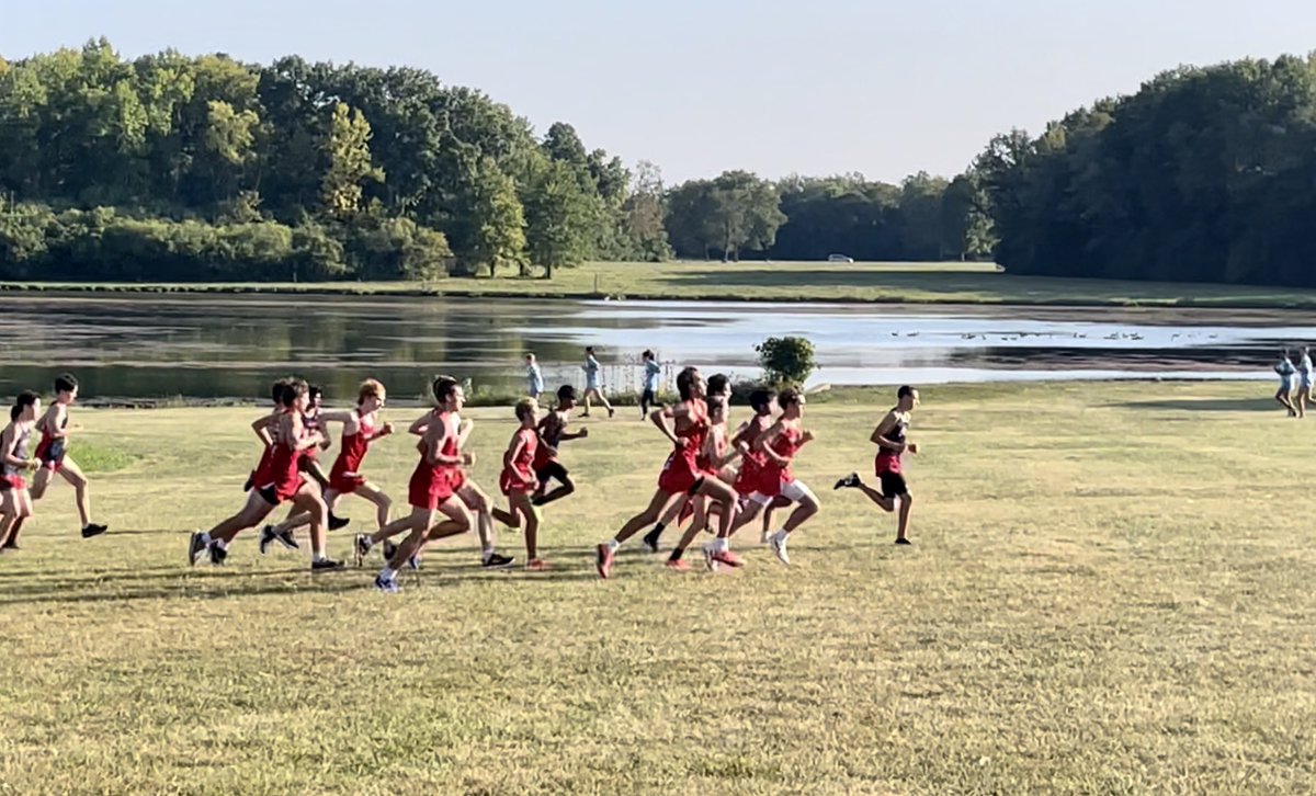 BarringtonXC's tweet photo. Beautiful evening at Busse Woods. Great night of racing. @MSLXCTF West action kicked off against @chsbcc_tf. Gotta love how much MSL teams take pride in their home courses. Conant’s is a doozy. If familiar with the sectional course there, it is NOT that one. @BHS220Athletics https://t.co/lXr93uU8lT