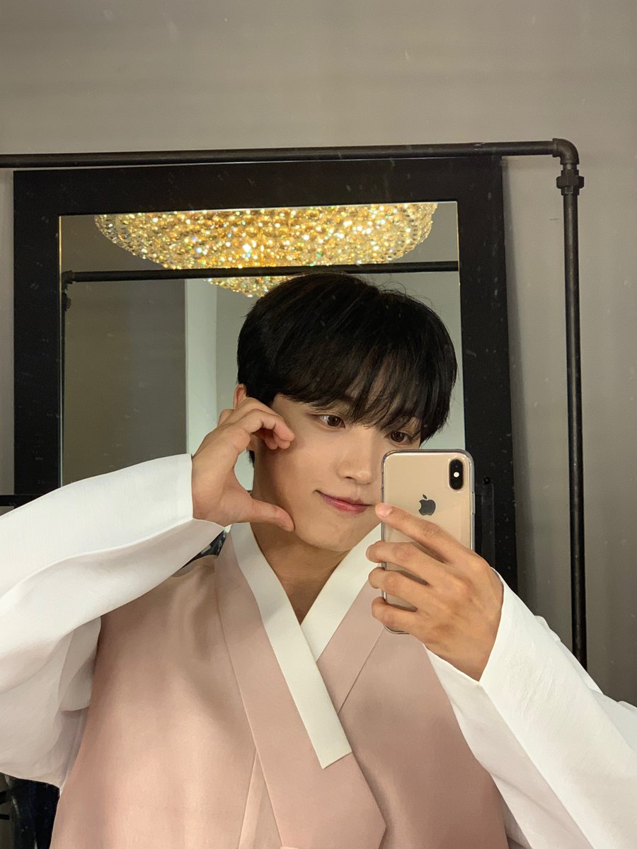 [🎁]
💛📸

#선율 #SUNYOUL #선예인