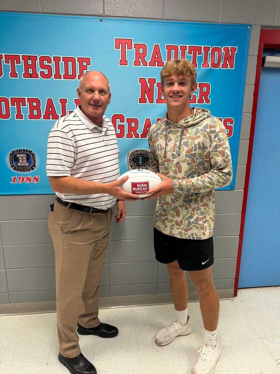 🏈Congratulations Southside Maverick, Blake Forsgren, for being named Sebastian County Farm Bureau Player of the week. 
🏈Blake had 5 touchdown passes in the Mavs win against Little Rock Central! Great game Blake!