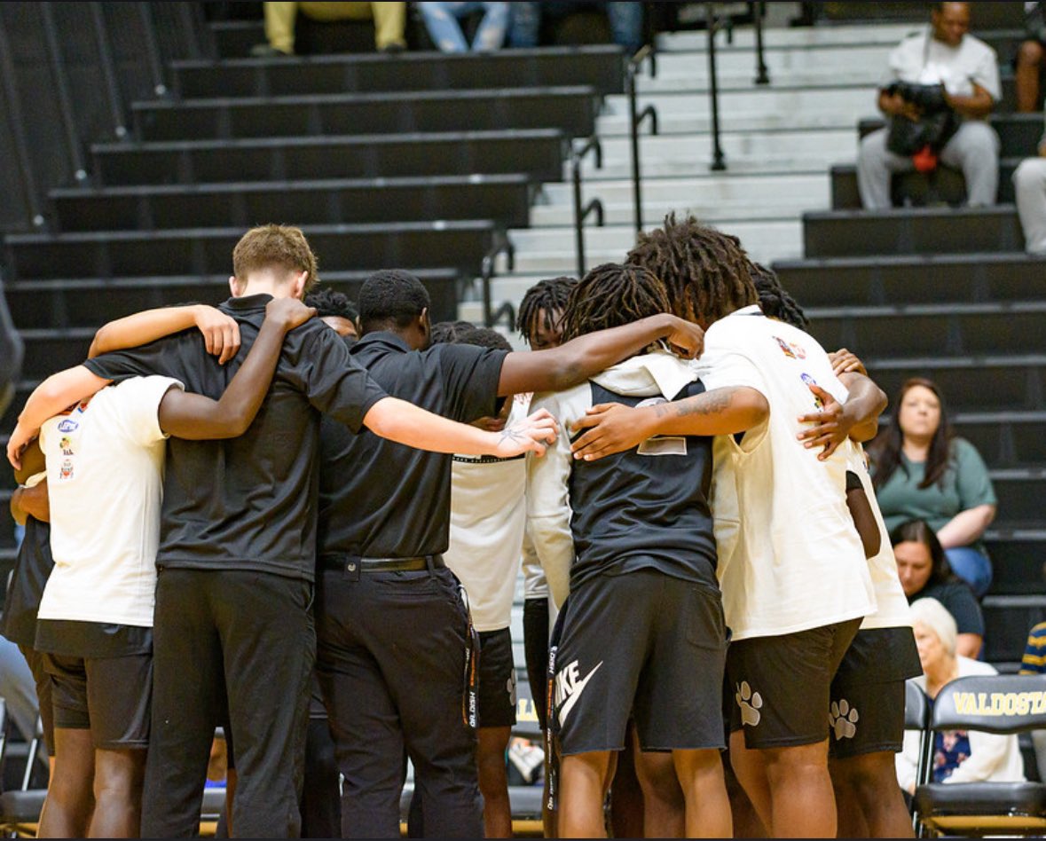 leegacyhoops1's tweet photo. Our turn 🐾🐾 #SEAit #Committothearea #SP https://t.co/MAAZ1Yxu3X