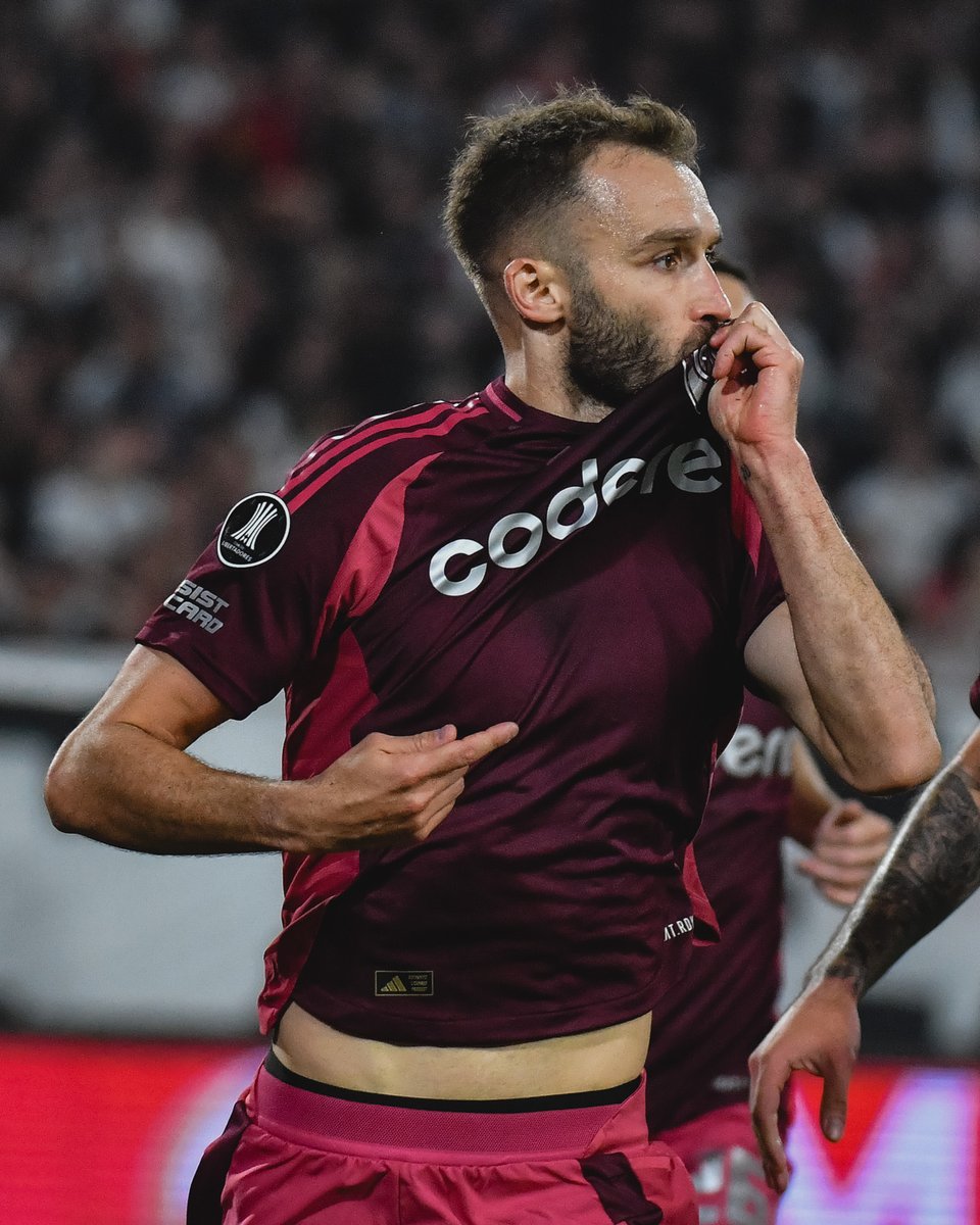 RiverPlate's tweet photo. De River de corazón ⚪️🔴⚪️💪 https://t.co/z4zip7Cbij