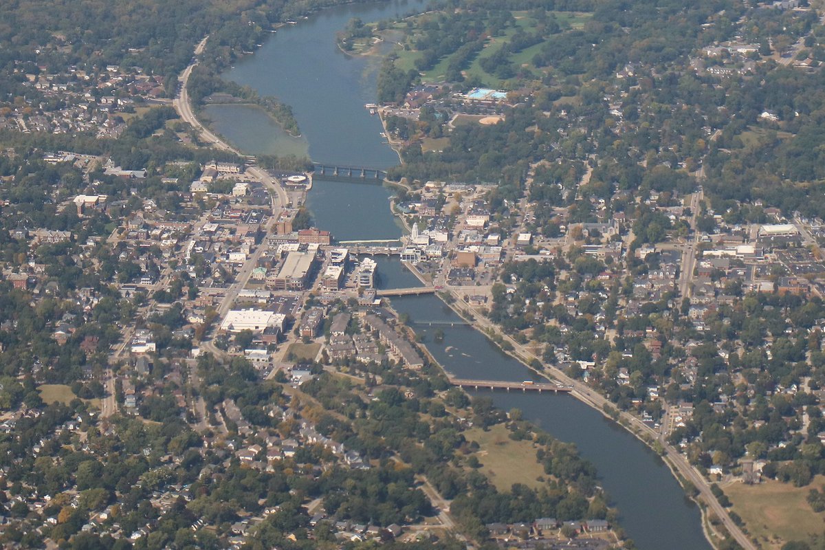 thegreatzo's tweet photo. More Chicagoland views on the way into ORD -- including views /of/ ORD, and the nearby city of St. Charles. https://t.co/P7F2884RiB
