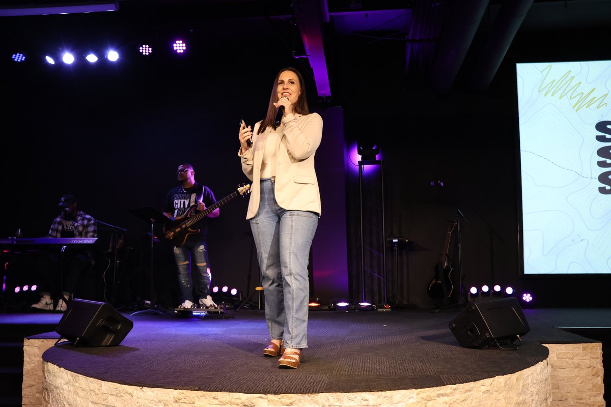 vonwon's tweet photo. It’s beautiful doing ministry with my family ❤️ God is faithful ❤️ https://t.co/S3dHg6QGlt
