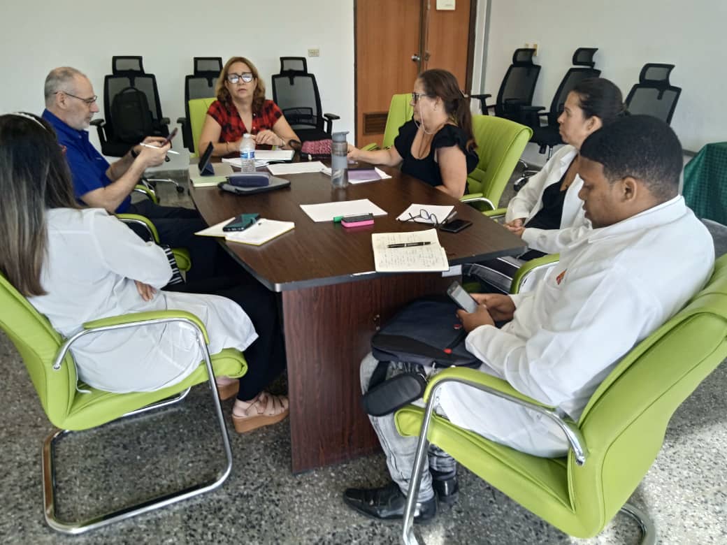 Continuó en <a href="/IPKCuba/">IPKCuba</a> intercambio entre expertos internacionales de Organización Panamericana de la Salud y profesionales cubanos de varias áreas del MINSAP e instituciones cubanas de referencia. Intercambio sobre Fiebre de Oropouche. #CubaPorLaVida <a href="/japortalmiranda/">José Angel Portal Miranda</a> <a href="/MINSAPCuba/">Ministerio de Salud Pública de Cuba</a>