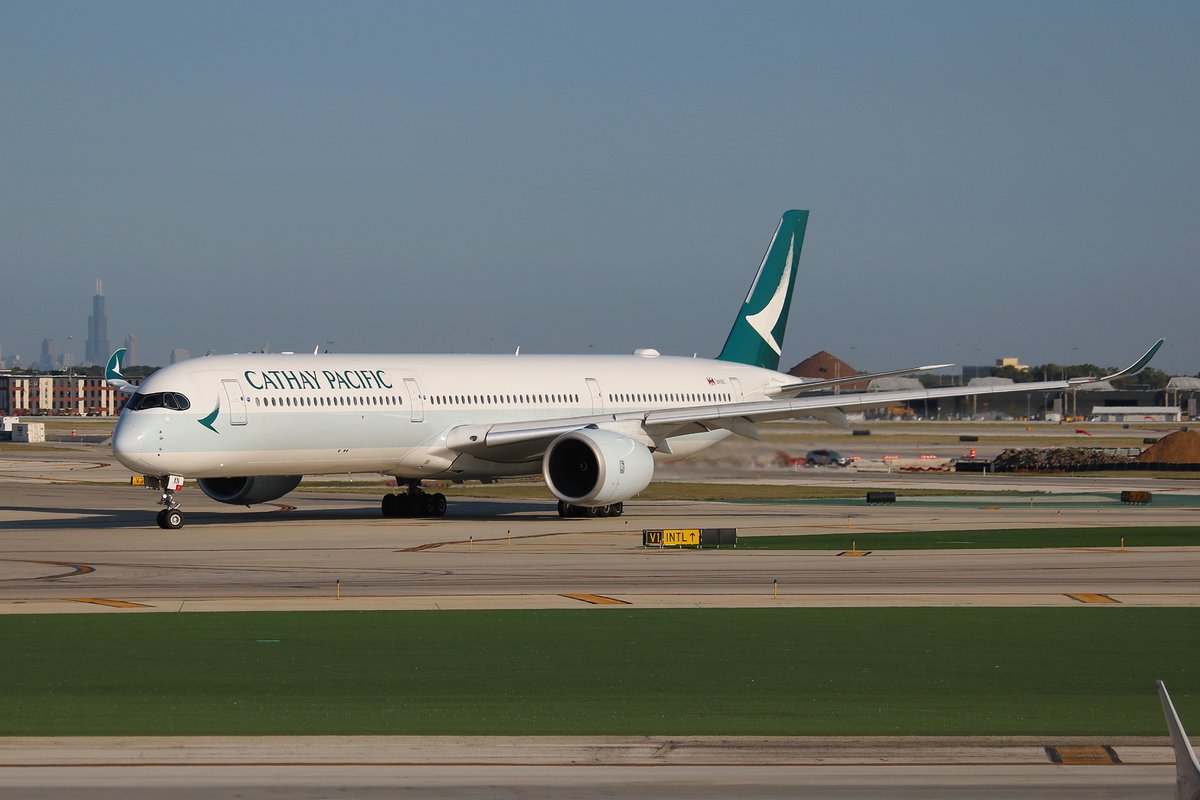 thegreatzo's tweet photo. Planespotting at ORD, pt 2/3:

* Cathay Pacific A350-1000
* Iberia A330-300
* Royal Jordanian 787-8
* Swiss A330-300 https://t.co/hn31QLgAWa
