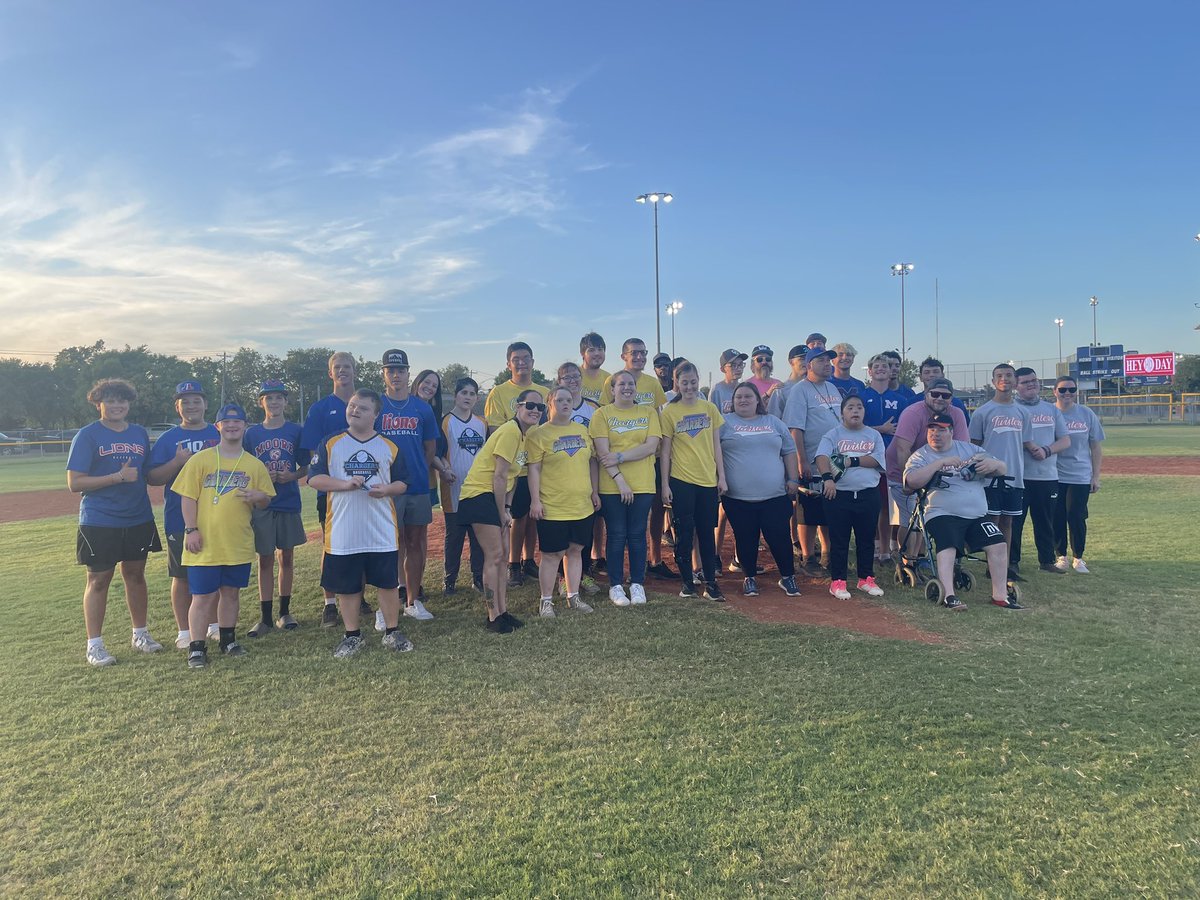 Volunteered tonight with some of my guys helping special needs children play the sport I love! <a href="/Mlionsbaseball/">Moore Lions Baseball</a> <a href="/MaxwellHowe6/">Max Howe</a> <a href="/IzzacMia/">Izzac Mia</a> <a href="/TreyGraham24/">Trey graham</a> <a href="/silasf00/">silas foster</a> <a href="/DezmondRoach/">Dezmond Roach</a> <a href="/MSC_Baseball/">Aggie Baseball</a>