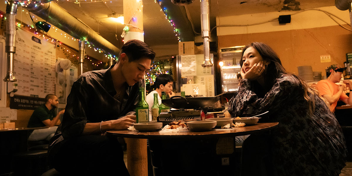 The Asian Cut (@theasiancut) on Twitter photo We've still got more #TIFF24 coverage coming but until then, <a href="/jerichotadeo_/">Jericho Tadeo</a>, <a href="/rosewearsraybns/">RoseColouredRayBans</a>, <a href="/alishamgl/">alisha mughal</a>, <a href="/_rachelkh/">Rachel Ho</a>, <a href="/reelandroll/">Reel and Roll Films</a>, <a href="/PaulEnicola/">Paul</a> & <a href="/throwdown815/">Wilson Kwong</a> pick our favourite films of the festival!
🔗: theasiancut.com/post/the-asian… We've still got more #TIFF24 coverage coming but until then, <a href="/jerichotadeo_/">Jericho Tadeo</a>, <a href="/rosewearsraybns/">RoseColouredRayBans</a>, <a href="/alishamgl/">alisha mughal</a>, <a href="/_rachelkh/">Rachel Ho</a>, <a href="/reelandroll/">Reel and Roll Films</a>, <a href="/PaulEnicola/">Paul</a> & <a href="/throwdown815/">Wilson Kwong</a> pick our favourite films of the festival!
🔗: theasiancut.com/post/the-asian…