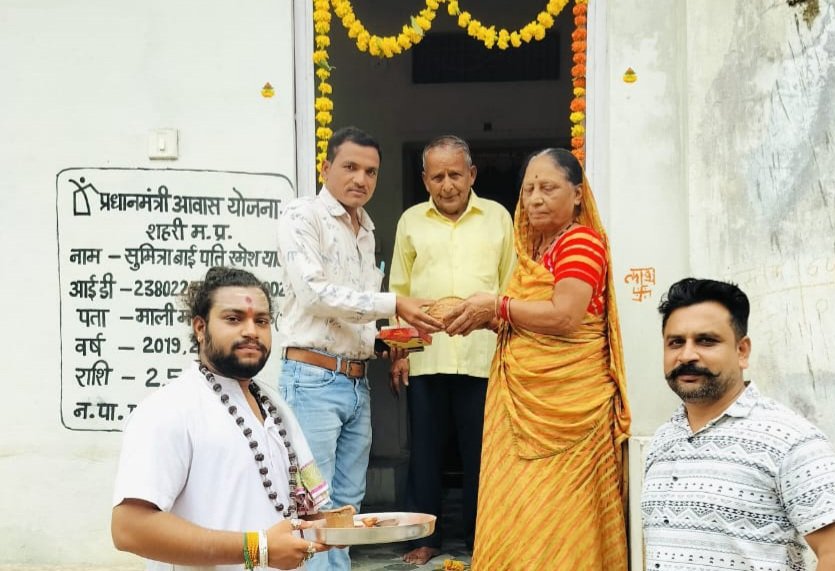 moonisansari's tweet photo. Beneficiaries of #MadhyaPradesh participated enthusiastically, in program of Hon’ble Prime Minister for release of operational guidelines of #PMAYUrban 2.0 &amp; inauguration of 4 lakh houses of the country

#SabkoAwasMP #HousingForAll #9YearsOfTransformingLives #MeraGharMeraAbhimaan https://t.co/1HUnPDHt0Y