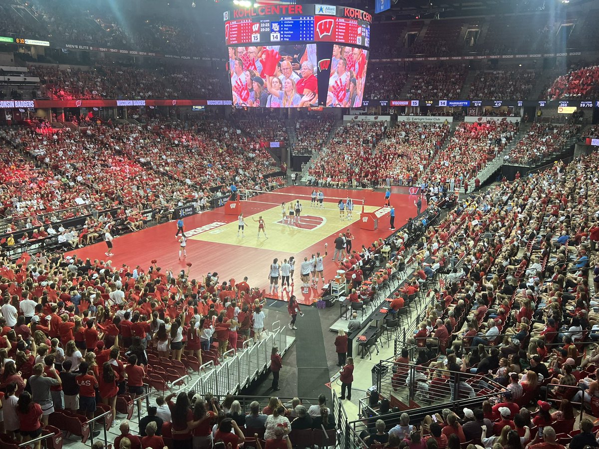 KayRue20's tweet photo. Loved the creativity from @KellyPSheffield and his staff tonight. A fun win for @BadgerVB! #PointWisconsin https://t.co/w8PJ8u2svK