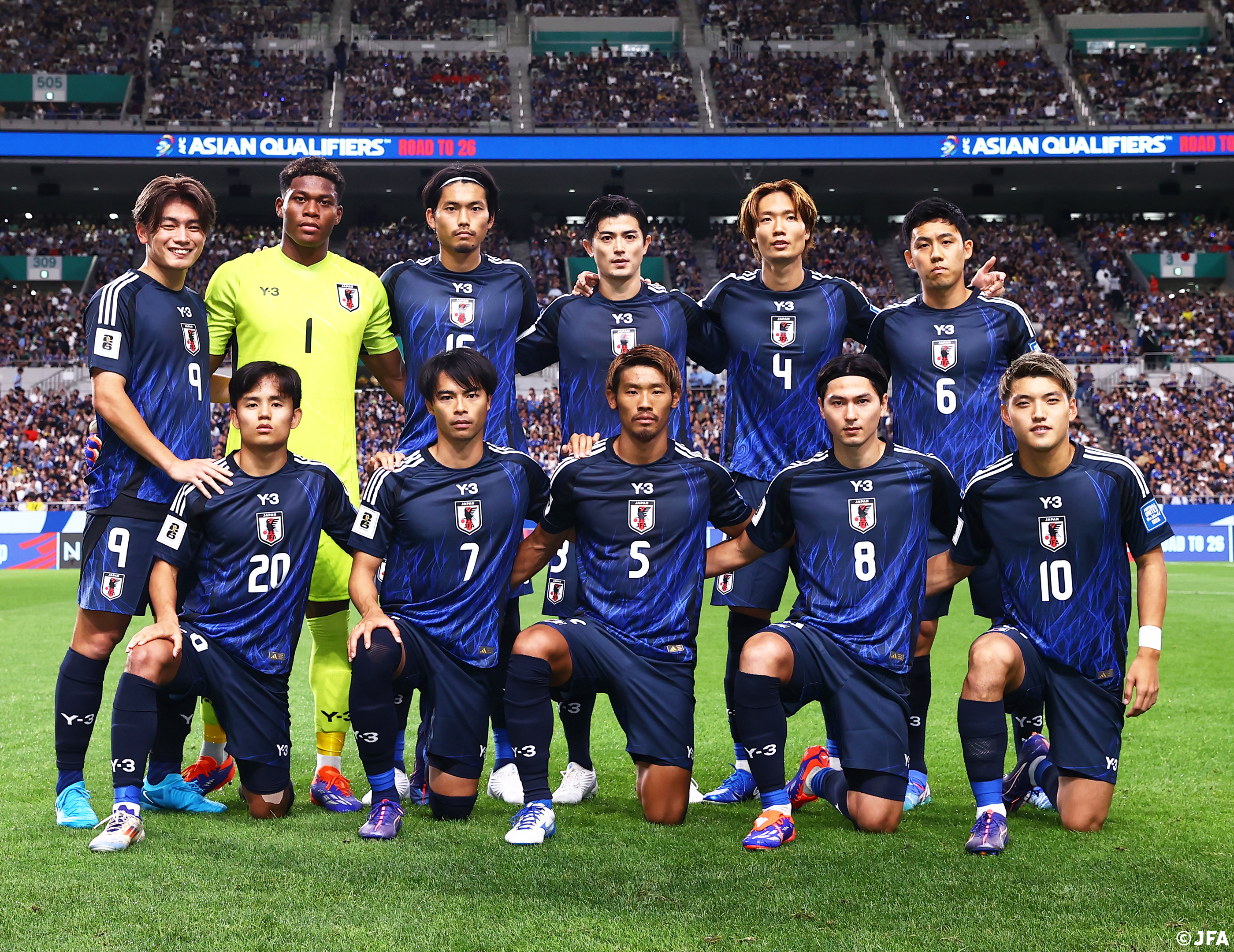 2018年ワールドカップ日本代表サッカー選手 サイン入りポスター　非売品 2018年ワールドカップ日本代表サッカー選手 サイン入りポスター