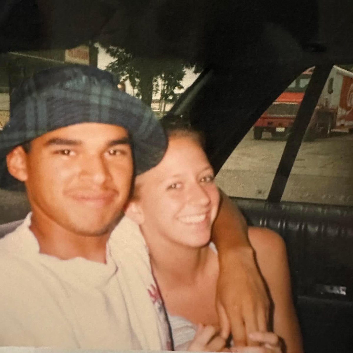 MTDRproject's tweet photo. Happy 19th anniversary! Cheers to 19 more. https://t.co/FNtH381pgC