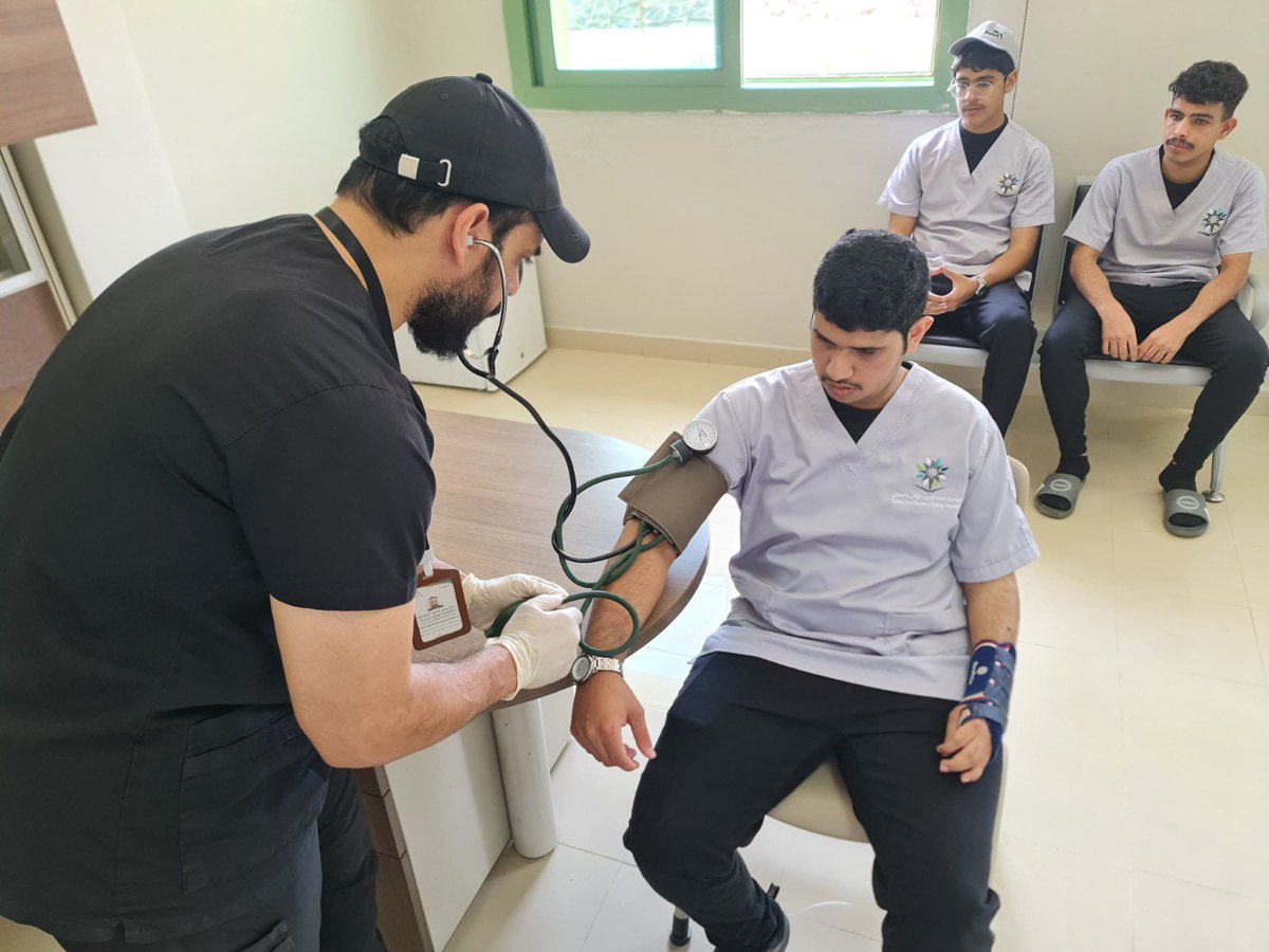 #تغطية
 التدريب التقني بعسير يطلق مبادرة المساند الصحي بمنشأتها التدريبية

ابها : سلمان آل مقرح 
 
أطلقت الإدارة العامة للتدريب التقني والمهني بمنطقة عسير مبادرة المساند الصحي بالمنشآت التدريبية للعام التدريبي الجديد 1446-1447 هـ والتي تأتي ضمن أكثر من 19 مبادرة أخرى تم الإعلان