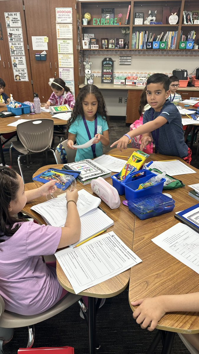 1st science explore was a success…my kids fun and learned about physical characteristics: temperature 🌡️, texture, and flexibility 🧪 ! <a href="/MJEjags/">Jenks Elementary</a> <a href="/MJE2ndGrade/">MJE2ndGrade</a>
