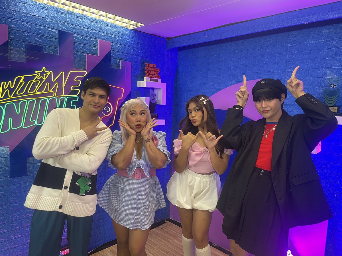 itsShowtimeNa's tweet image. ✨ Madlang Onliners! Handa na ba kayo para sa isa nanamang malupet na bonding experience? Tutok na sa Showtime Online Ü!

#ShowtimeWayboxWednesday
#KATSEYEonSHOWTIME

Watch us Live, Follow, and subscribe here: 
linktr.ee/itsshowtimena